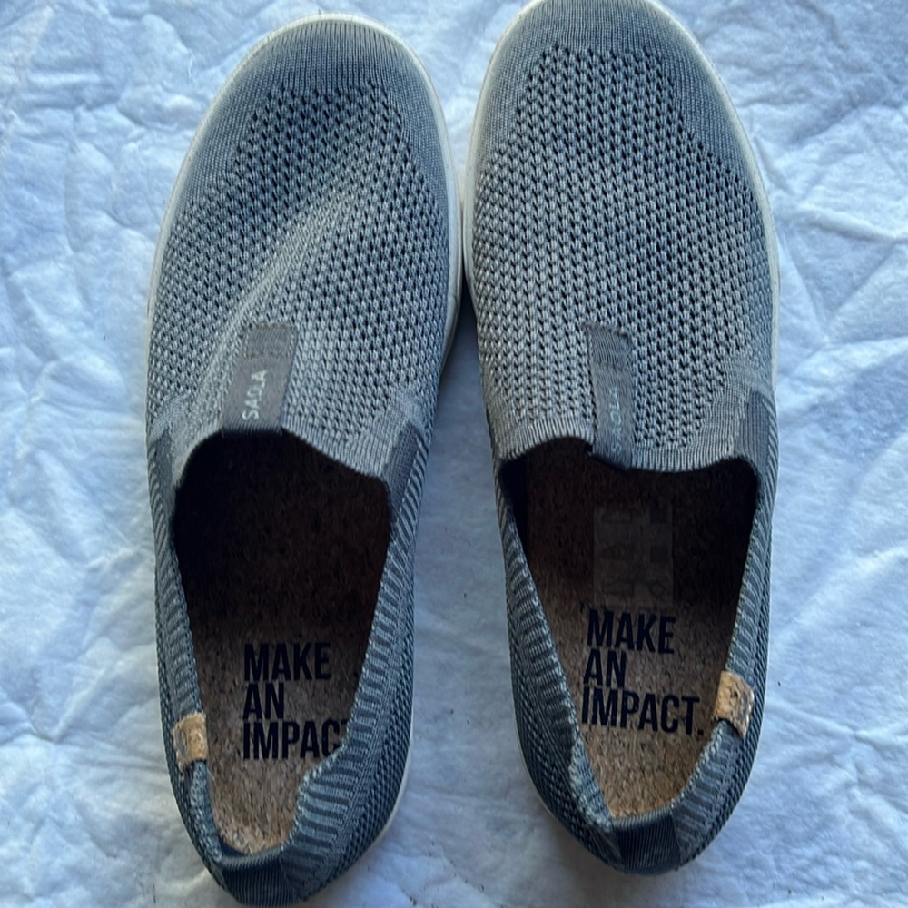 Saola Men’s Size 9.5 shoes